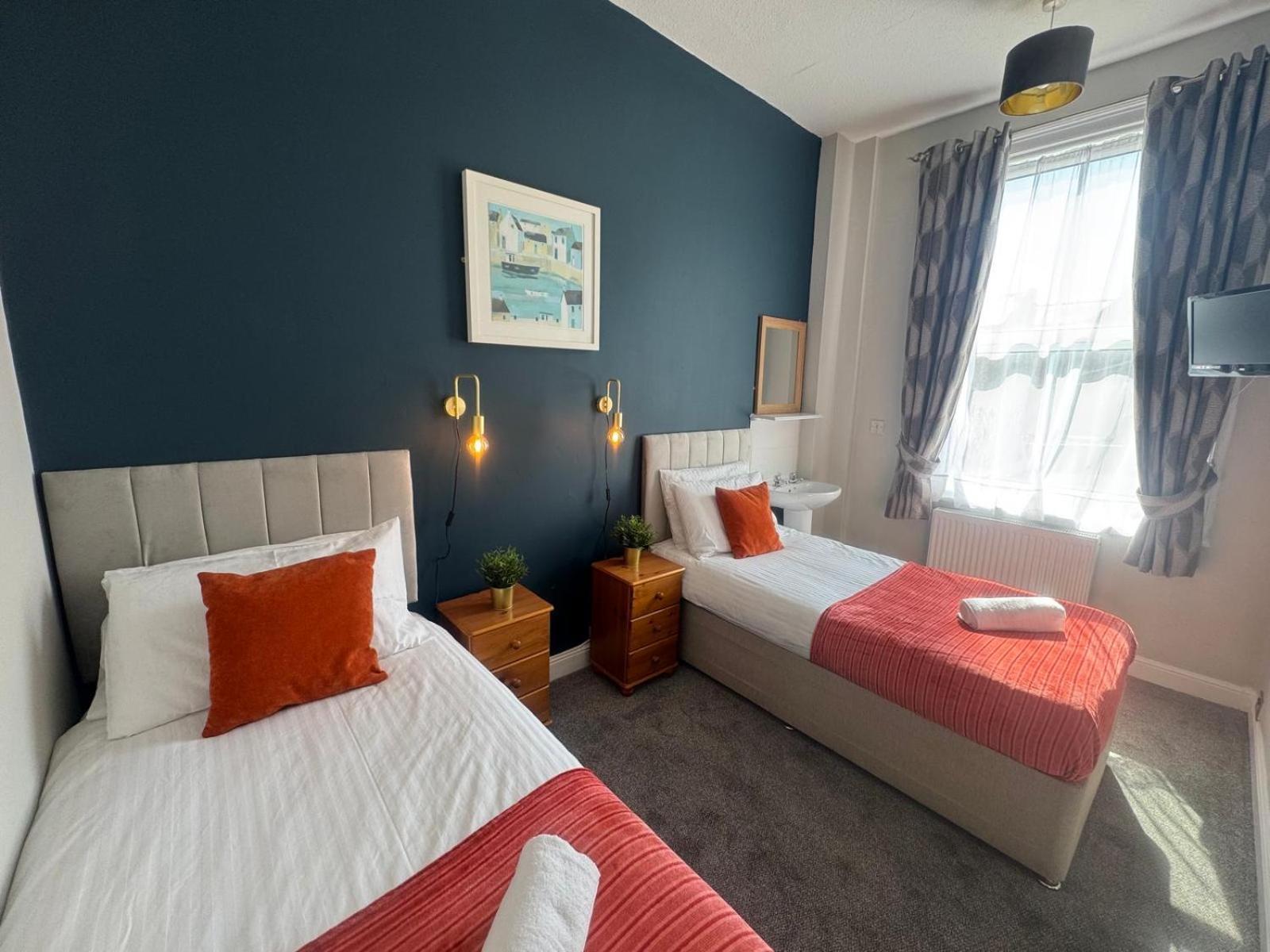 The Rockside Bed & Breakfast Скарбъро Екстериор снимка