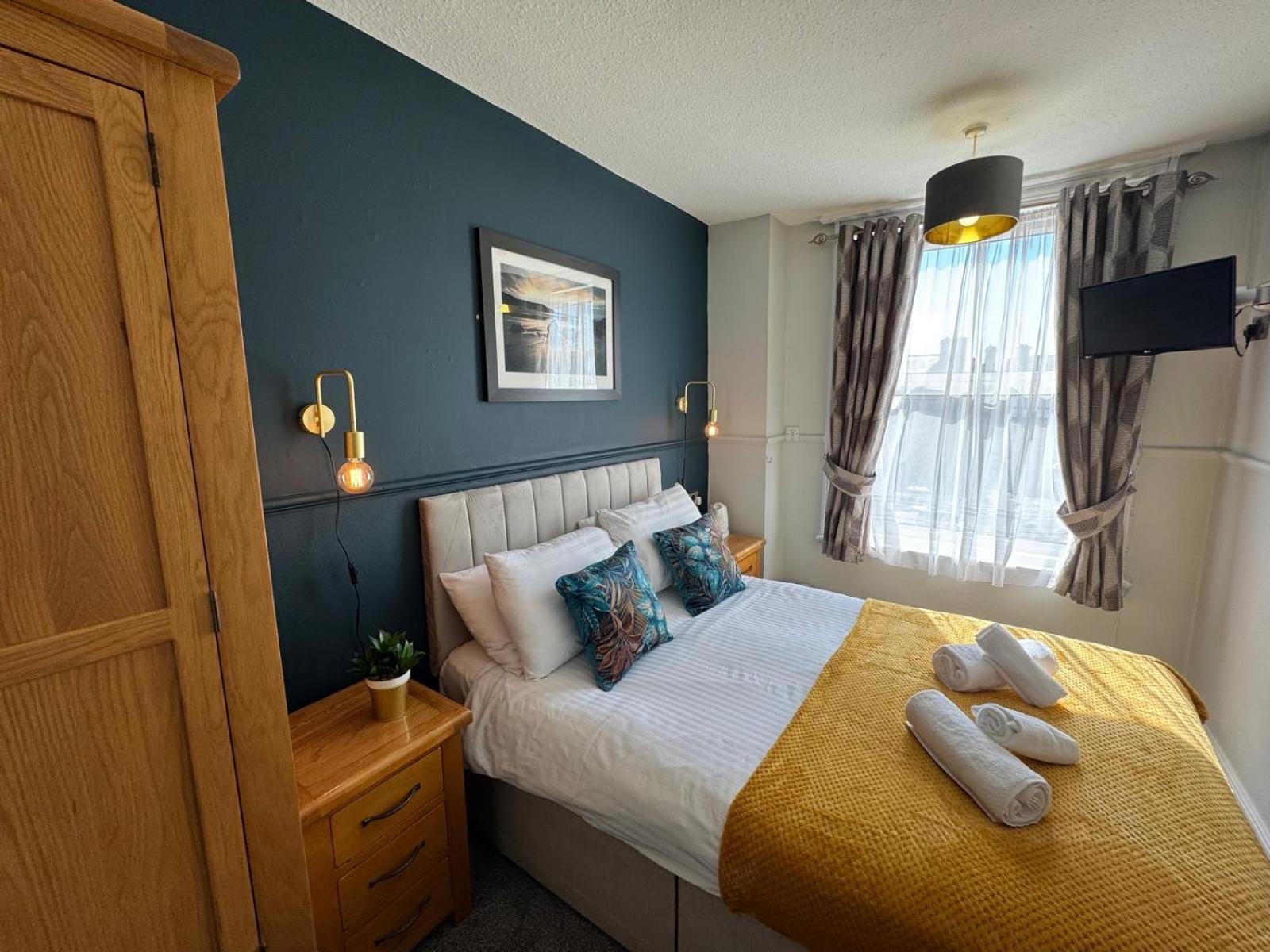 The Rockside Bed & Breakfast Скарбъро Екстериор снимка