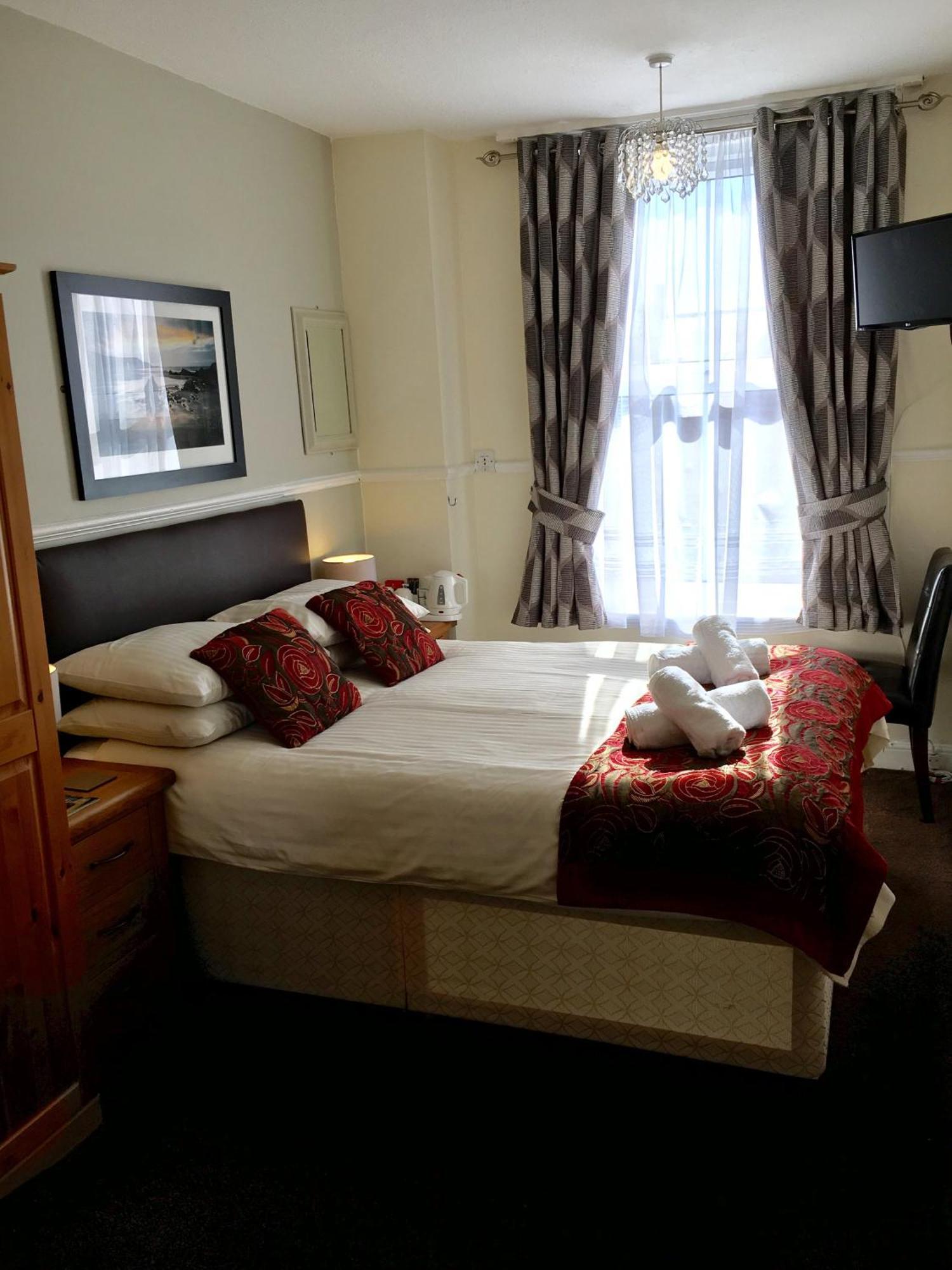 The Rockside Bed & Breakfast Скарбъро Екстериор снимка
